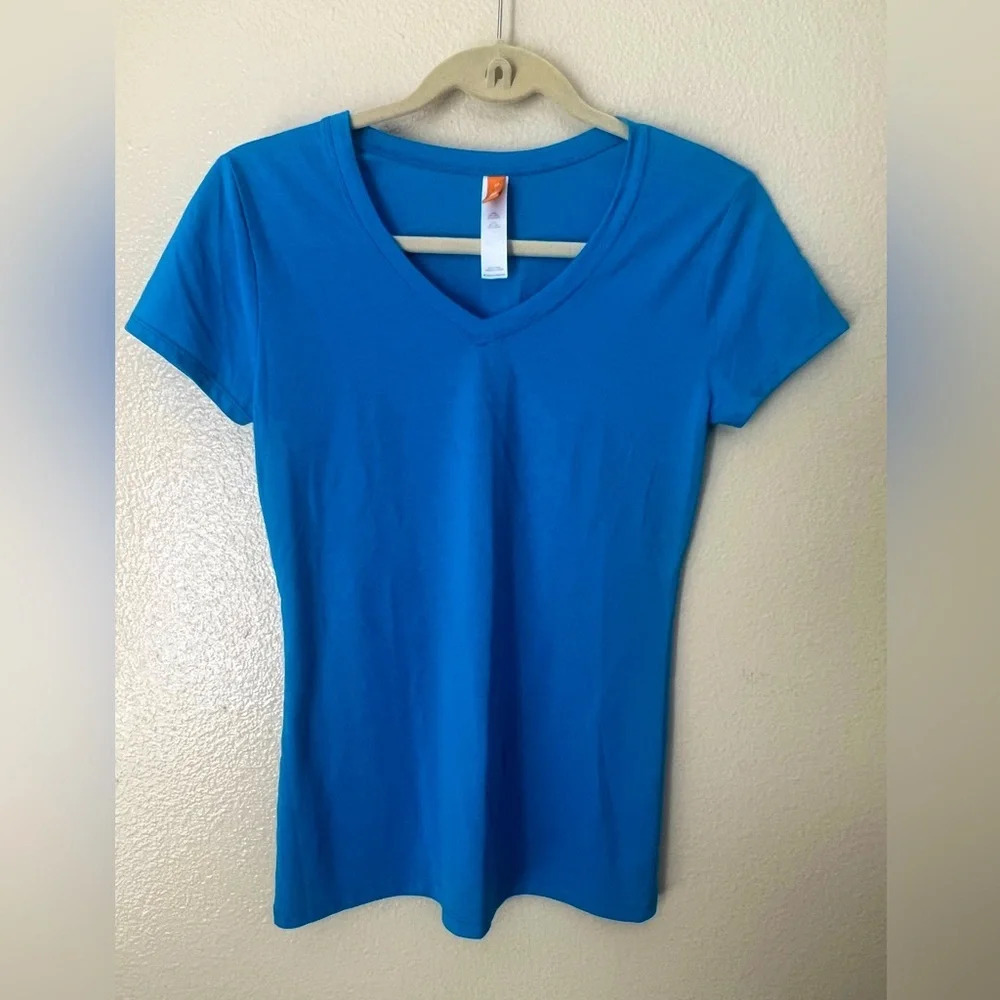 ❇️LUCY Tee‎ NWOT 2 for $22 ❇️